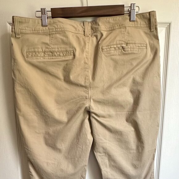 Old Navy Women's 14 Short Skinny Khaki Chino Pants - Picture 4 of 6